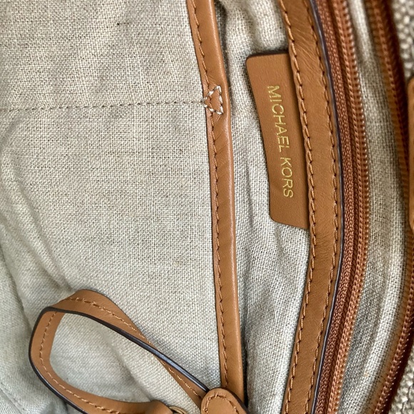 Michael Kors ISLA RING SHOULDER TOTE, khaki - Picture 6 of 6